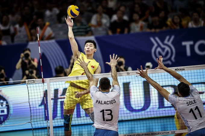 日本男排全力以赴力争金牌