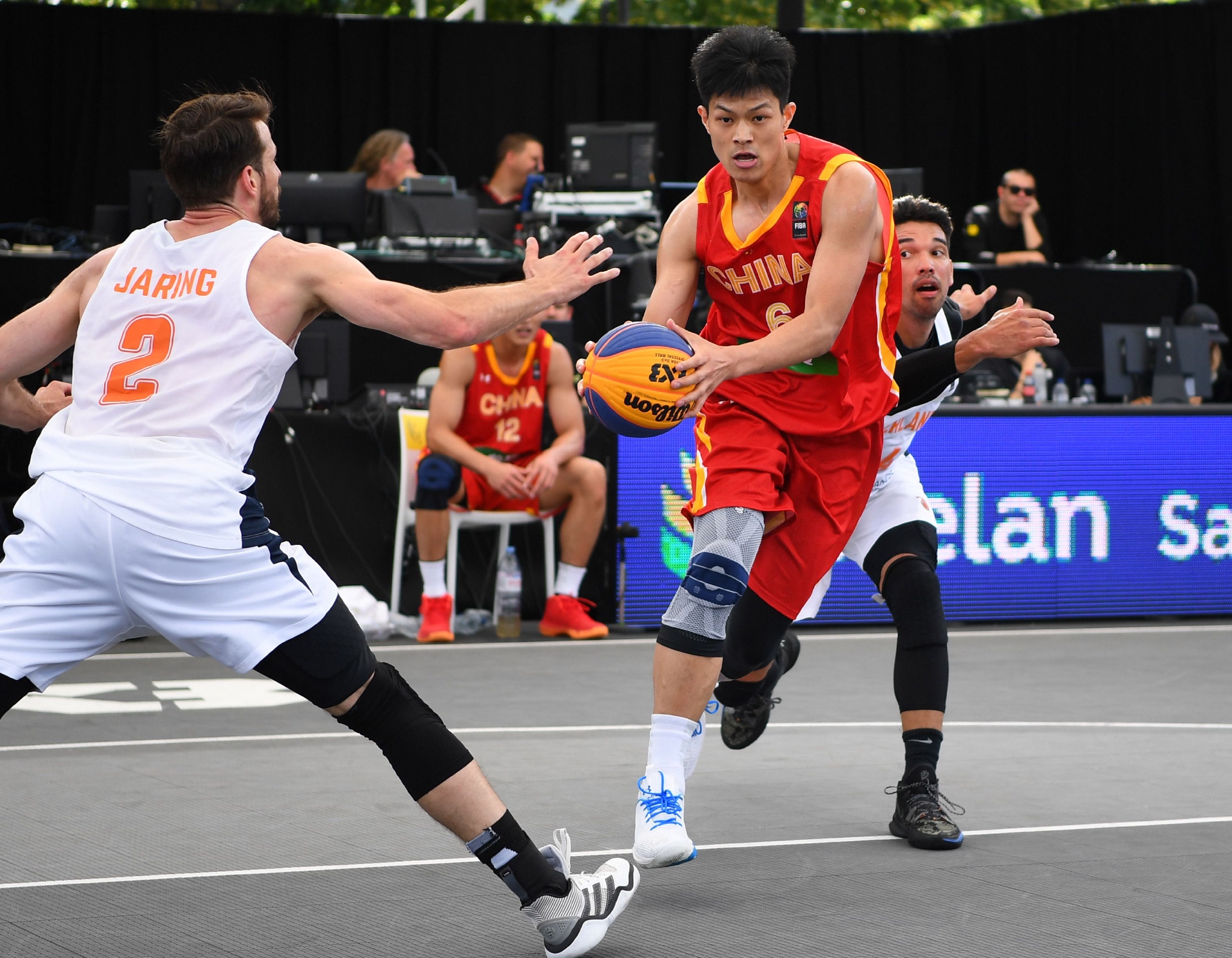 荷兰篮球联赛精彩纷呈，实力横跨各方