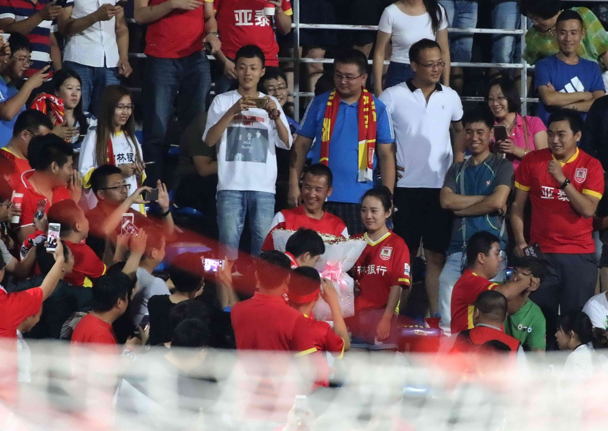 亚洲球队逆转比赛局面，成功迎来胜利