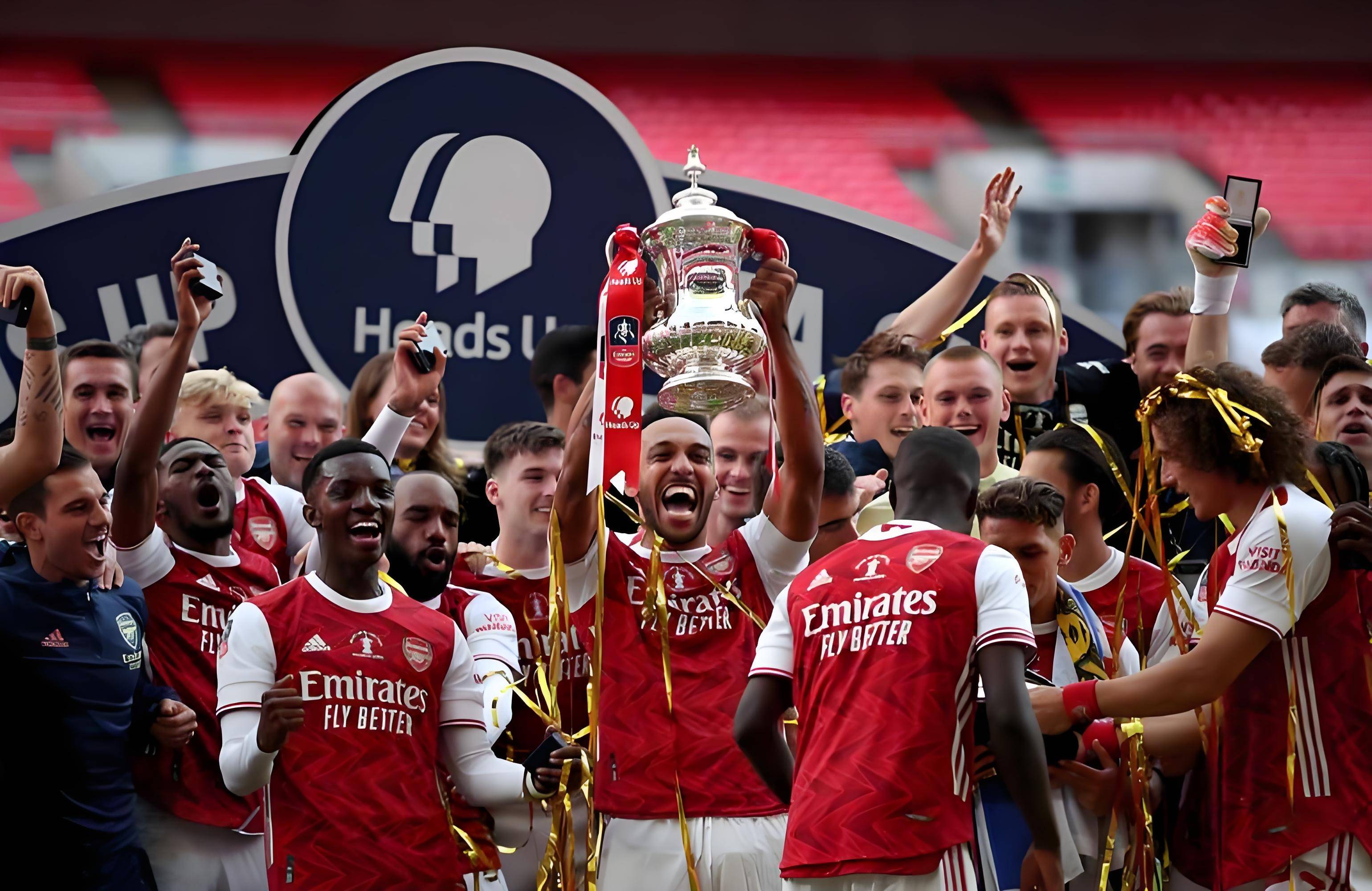 狼队客场击败阿森纳,取得宝贵三分 狼队客场击败阿森纳,取得宝贵三分